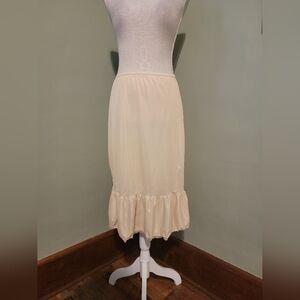 Doll Ragg Medium Vintage Slip Skirt Woman's Medium Cream Ivory Z32